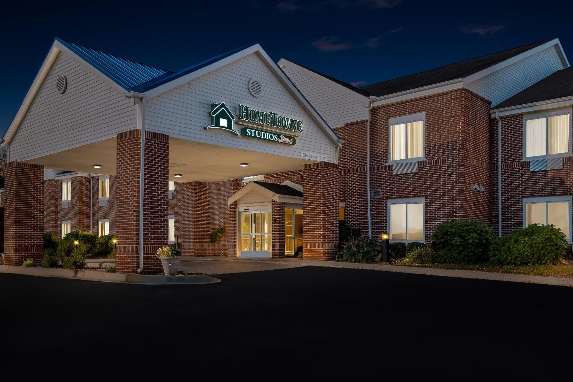 Hometowne Studios By Red Roof East Lansing - Okemos Exterior foto